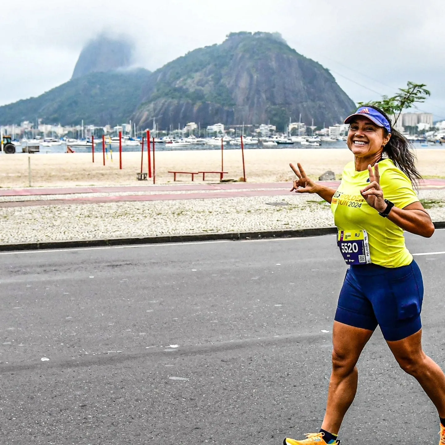 Ana Paula Ferreira correndo em prova de rua no Rio de Janeiro