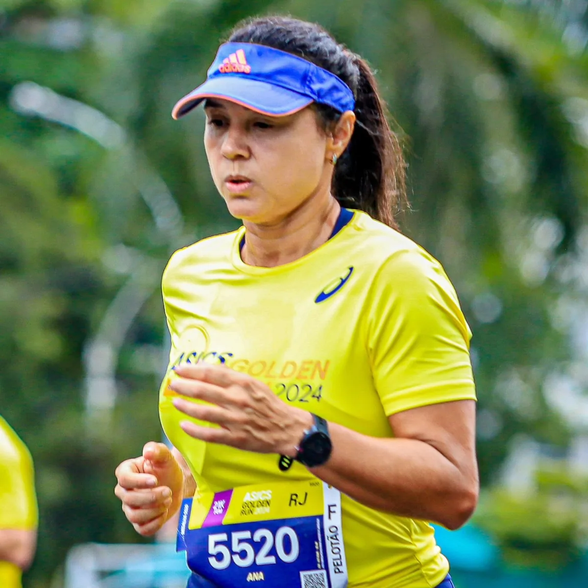 Ana Paula Ferreira concentrada durante uma prova de corrida